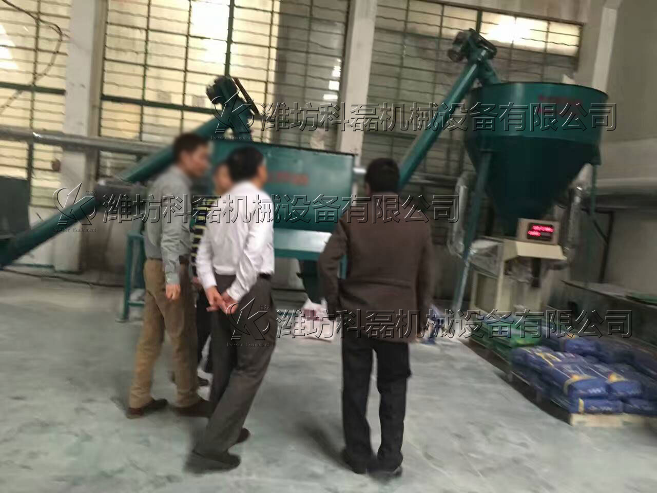 山(shan)東東營客戶膩子(zi)粉生産線實拍 第(dì)2張