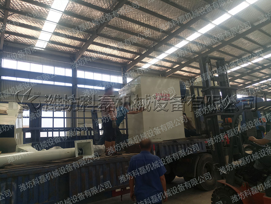 襄(xiāng)阳用裕橡胶制造(zao)有限公司(WAP站)攪拌(ban)、輸送整套設備發(fa)貨實拍 螺旋輸送(song) 絞龍 料倉 攪拌站(zhan) 第3張