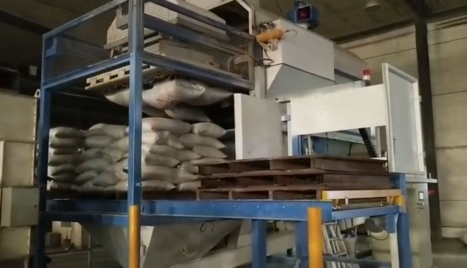 襄(xiang)阳用裕橡(xiang)胶制造有(you)限公司(WAP站(zhan))自動拆垛(duo)機 第1張