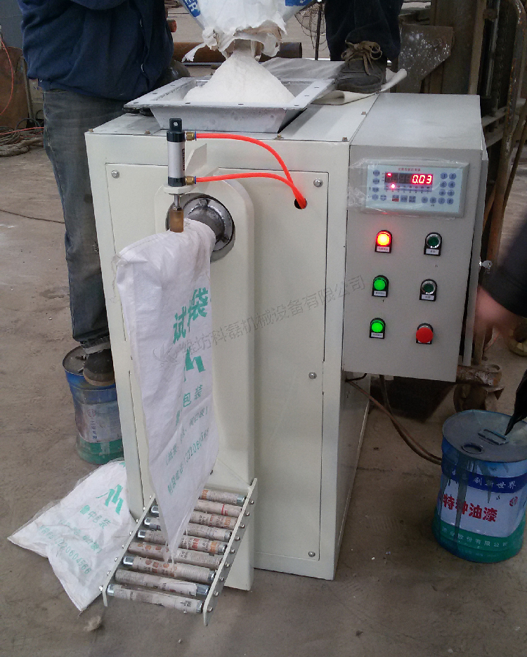 小(xiǎo)螺杆式(shi)自動閥(fá)口袋包(bāo)裝機省(shěng)時省力(li)提高效(xiao)率 第1張(zhang)